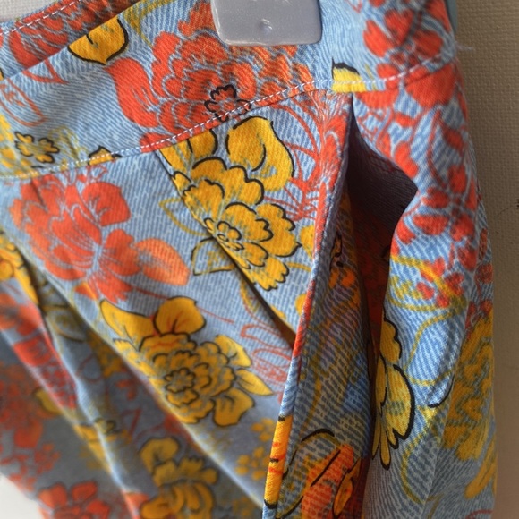 Sugar + lips Floral pleated shorts, Size S - Picture 7 of 10